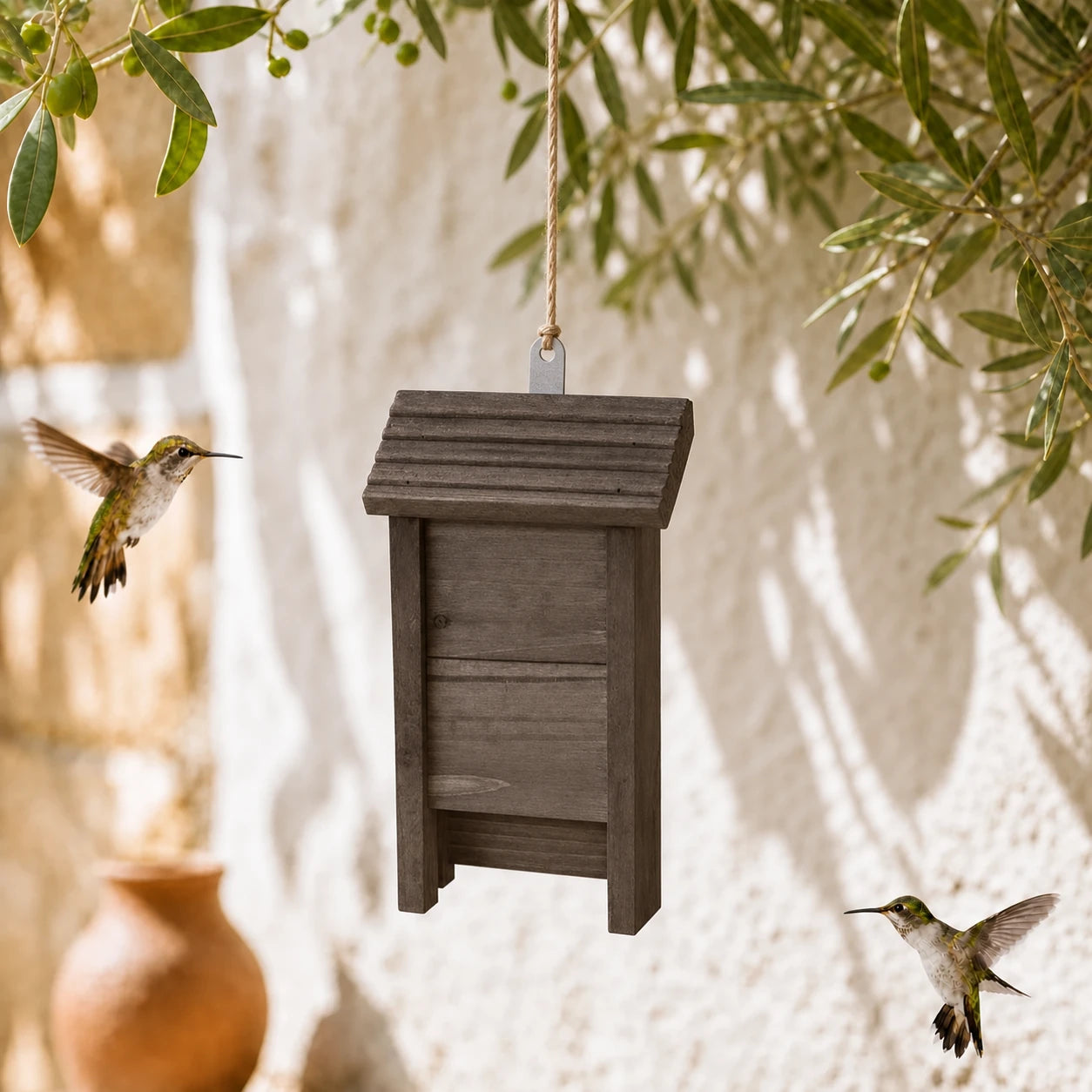 Nichoir à chauves-souris compact en bois marron