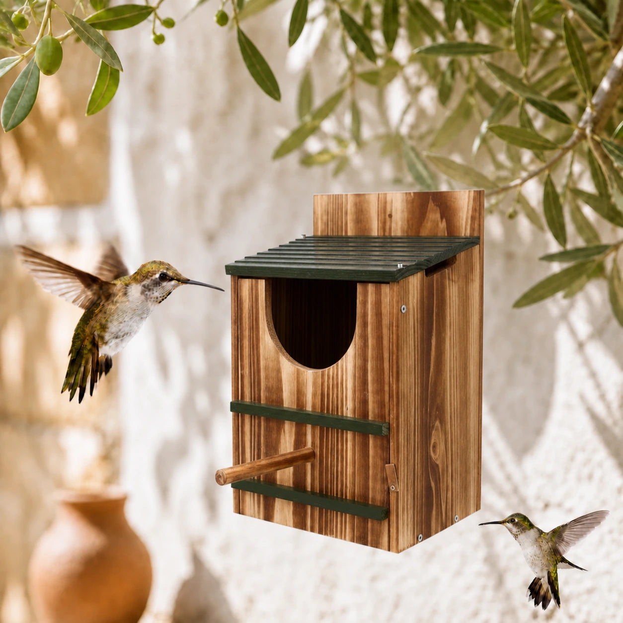 Nichoir en bois carbonisé