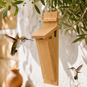 Nichoir vertical en bois à façade inclinée