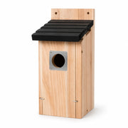 Nichoir en bois beige à toit noir et entrée métallique — photo 2
