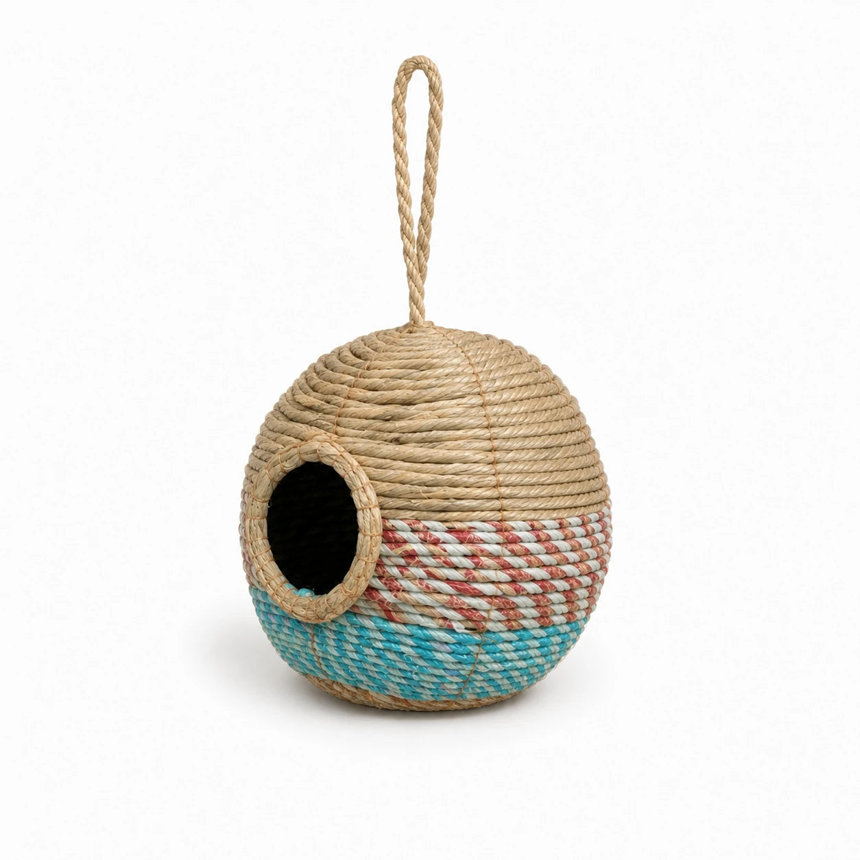 Nichoir tressé artisanal en roseau — photo 3